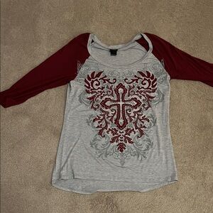 Daytrip 3/4 Sleeve Graphic Tunic with Embellished Cross-size M, EUC *like new*